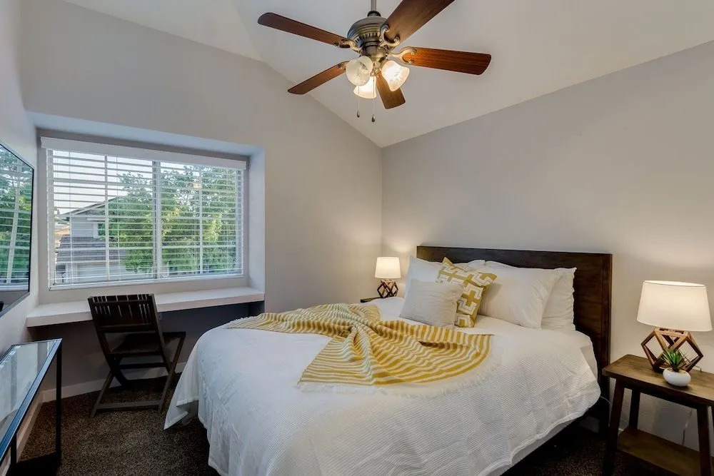 Waterfront w/ Heated Pool and a Paddle Boat in Gilbert! by Redawning