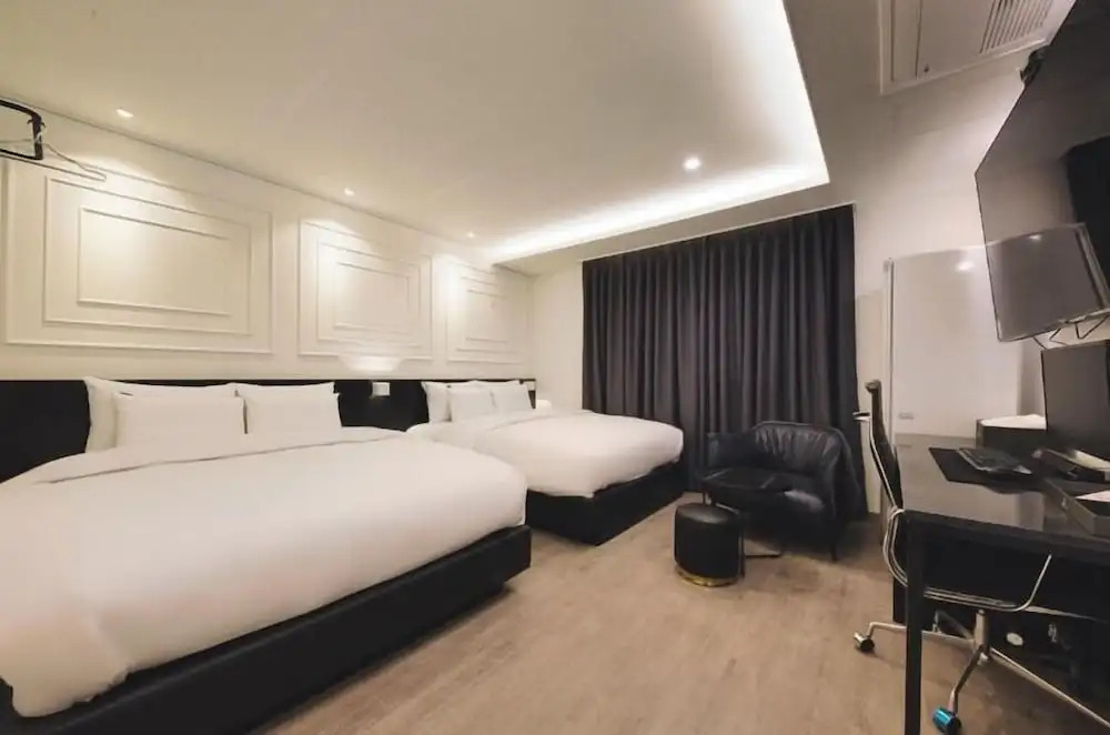Aden Hotel