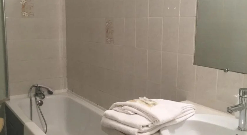HOTEL LA GARENNE