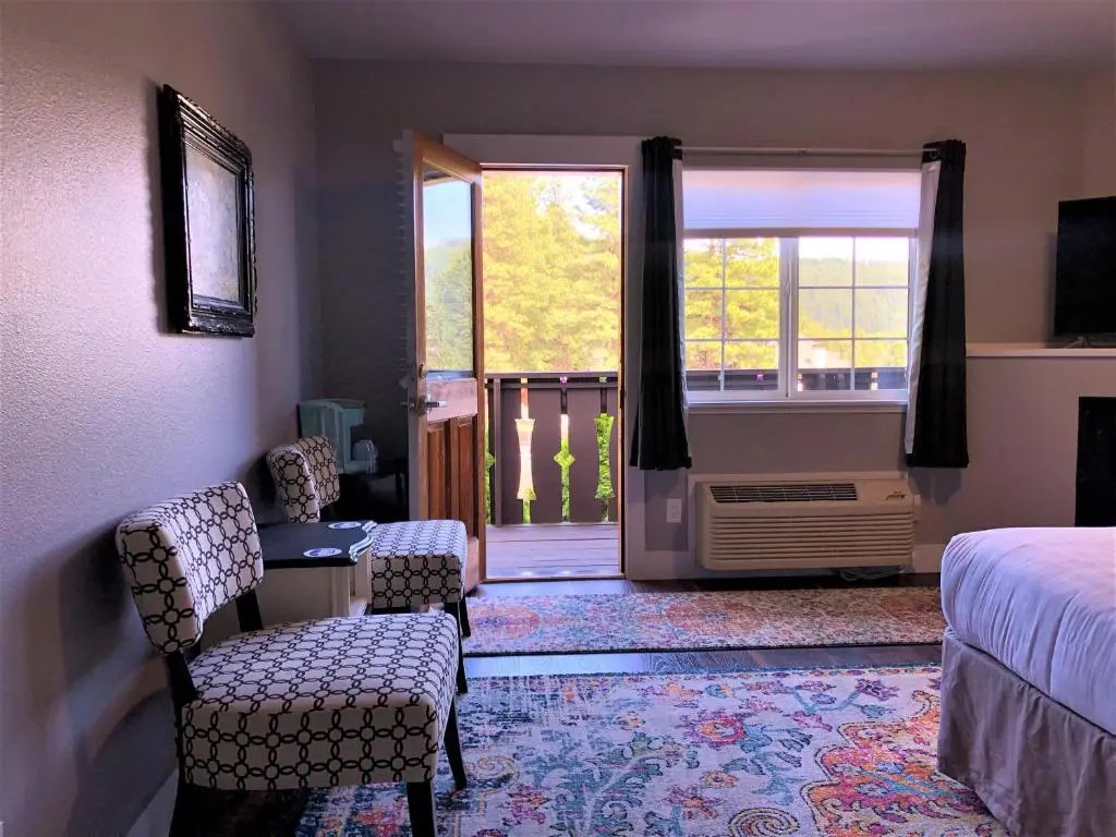 Blue Elk Inn