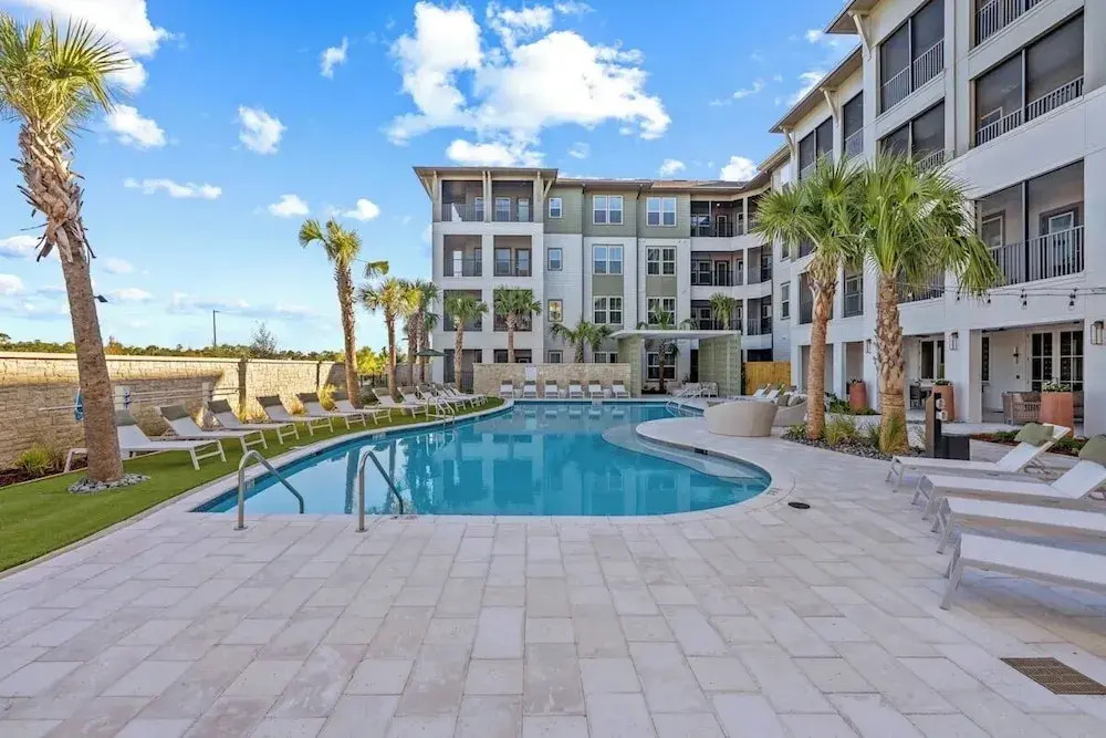 Landing Stunning 1BD Gym Pool