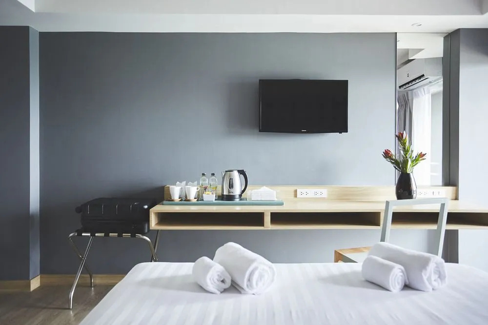 Siri Hotel And Residence Bearing