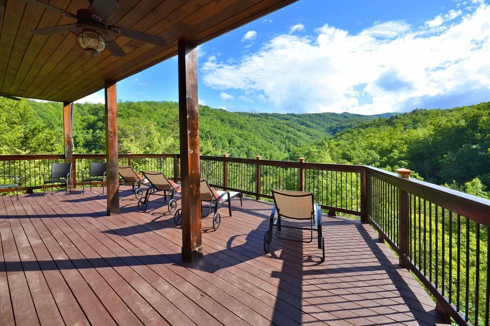 Mossy Brook - 6 Br home by RedAwning