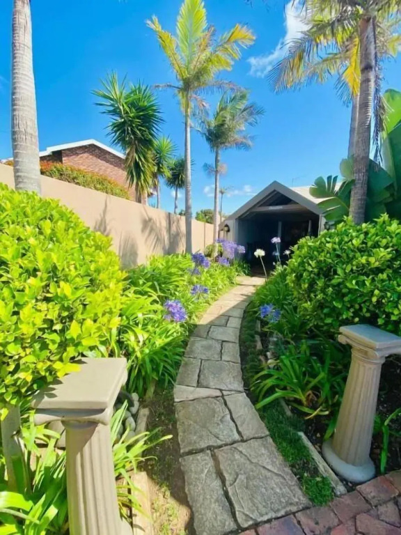 Dolphin Circle Bed and Breakfast