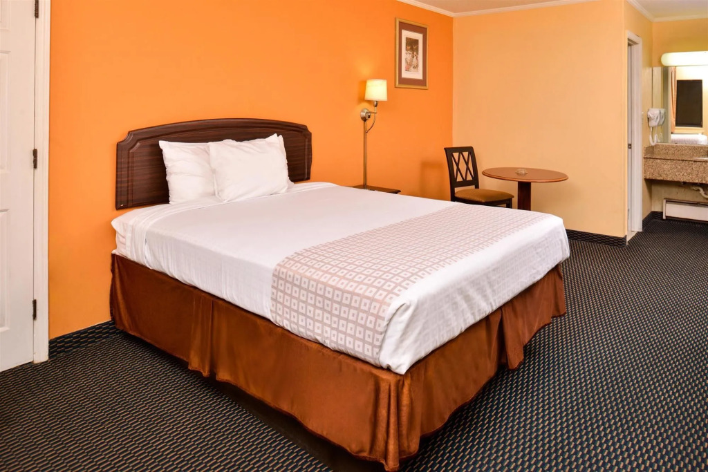 Loyalty Inn Rockingham
