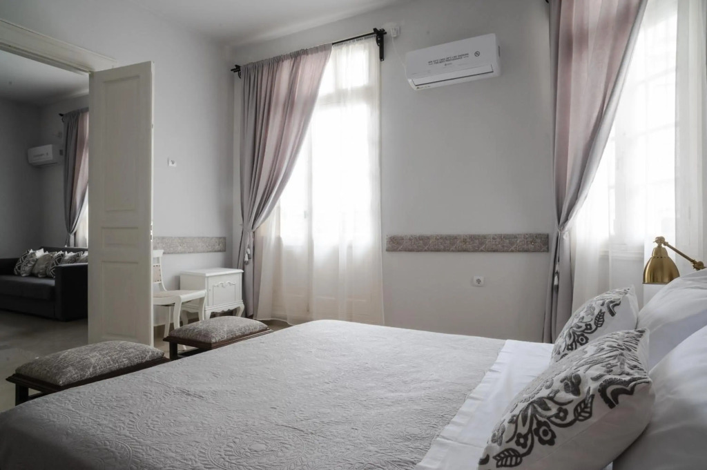 Polytimon, an Athenian neoclassical apartment