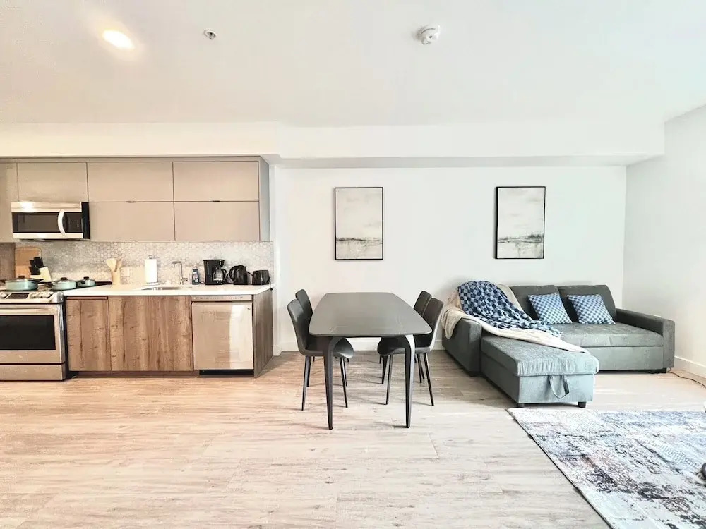 Stylish LA studio Prime Location