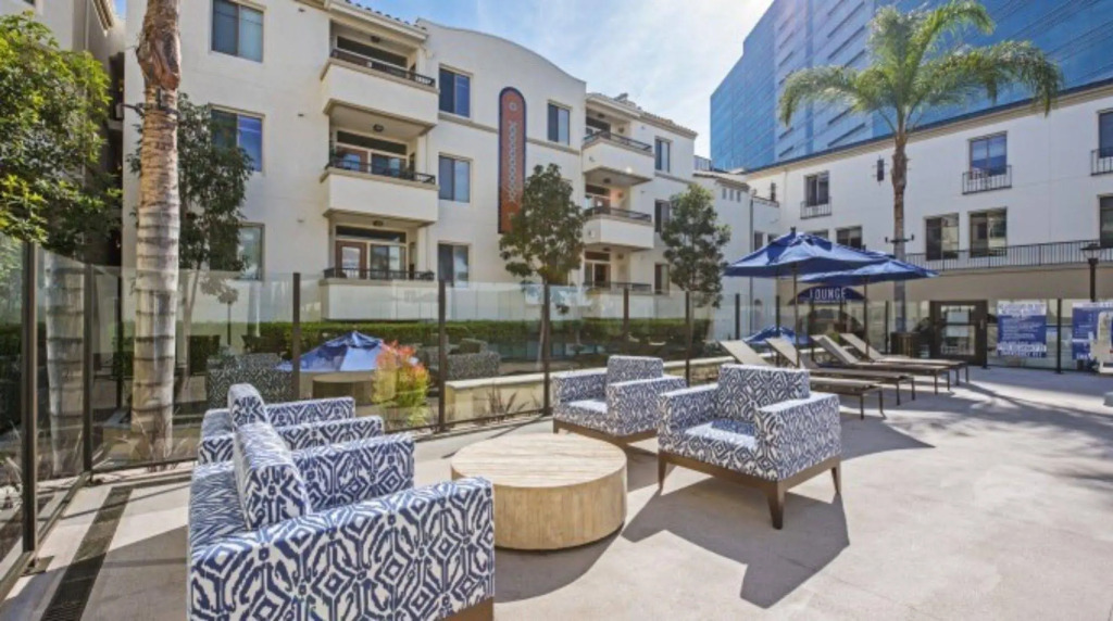 Global Luxury Suites at Tiverton Ave