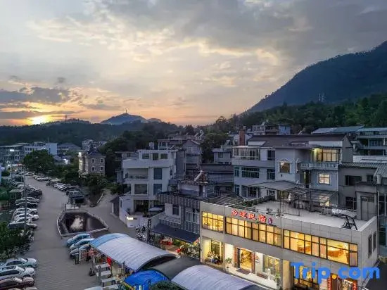 Tiantai Xiangtu Homestay (Guoqing Temple Scenic Area Branch)