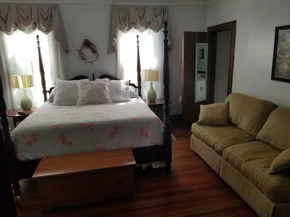 7 Bedroom Manor near Appomattox & Lynchburg