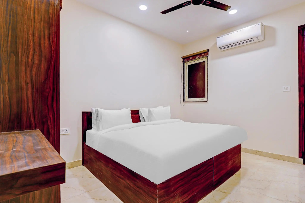 OYO 79270 Collection O Hotel Aditya Palace