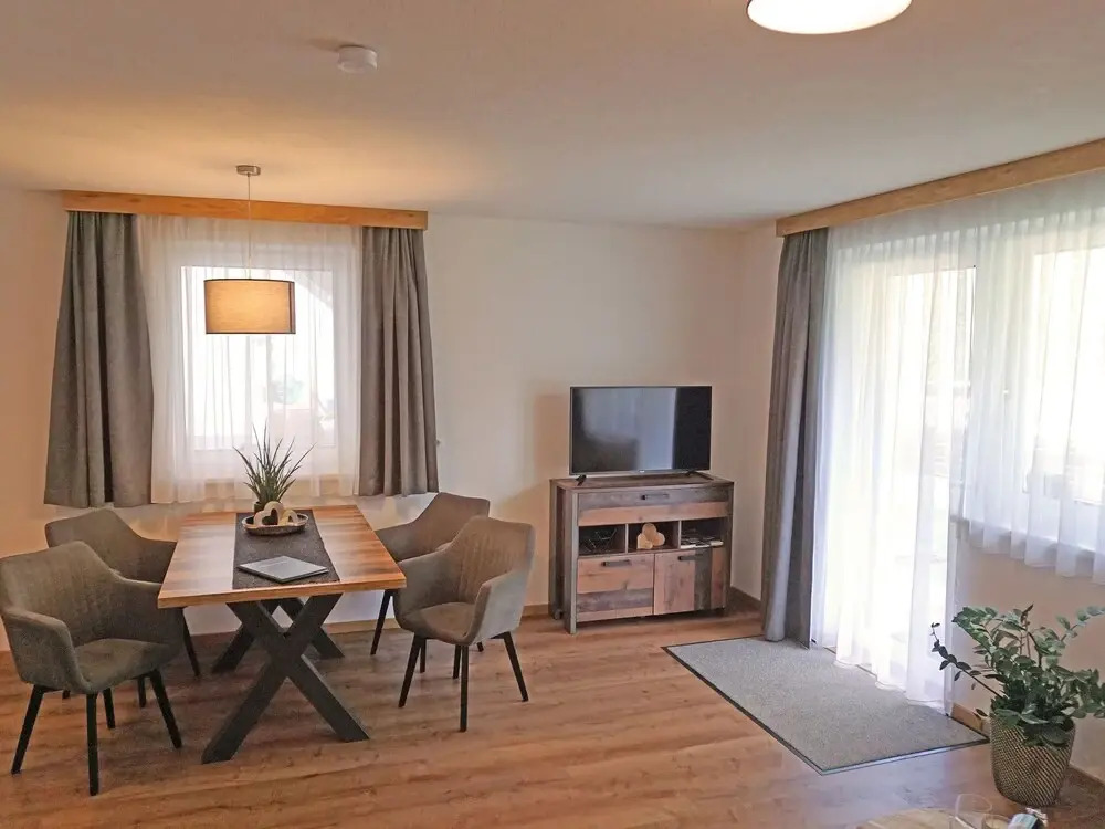 Jonas See in See With 1 Bedrooms and 1 5 Bathrooms