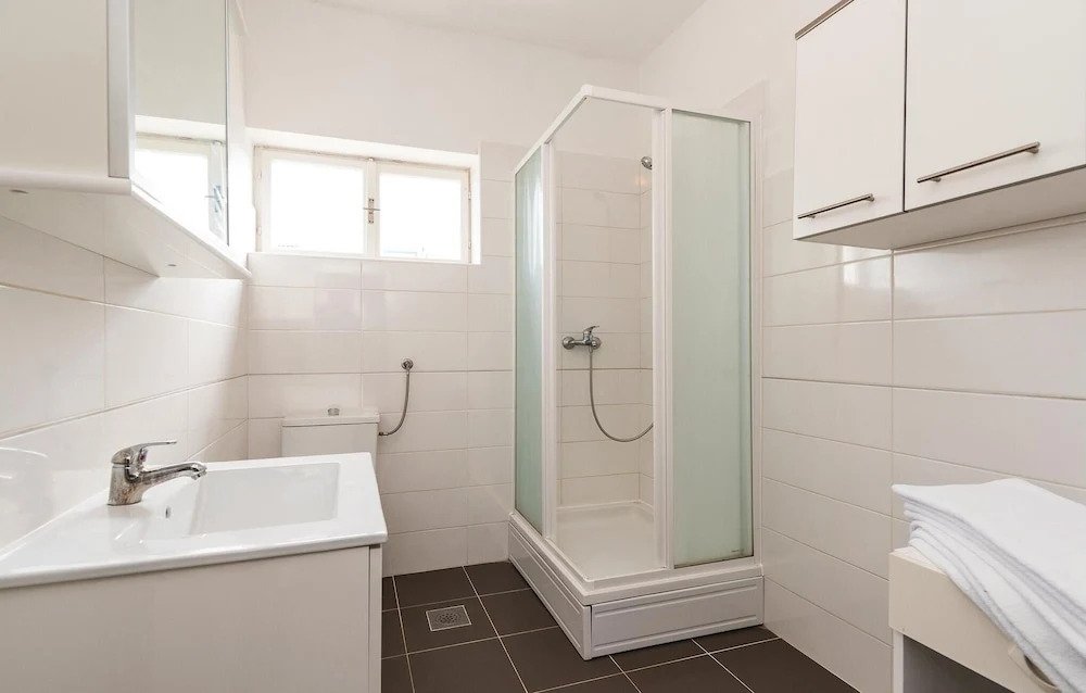 Awesome Apartment in Sukosan With 3 Bedrooms and Wifi