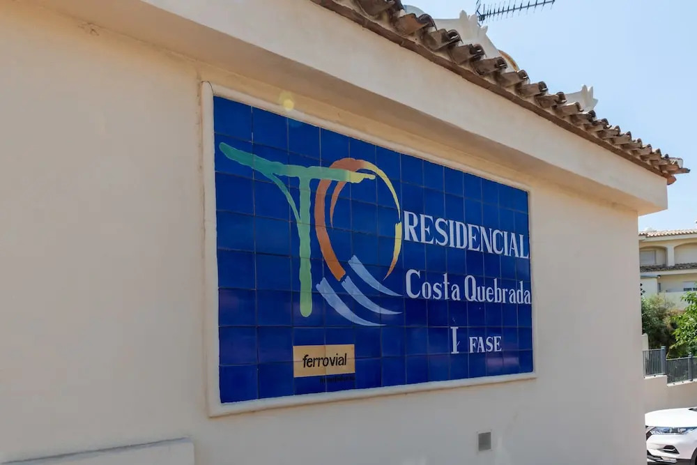 Costa Quebrada - Beachfront 3BR Apartment With Huge Terrace & Sea Views