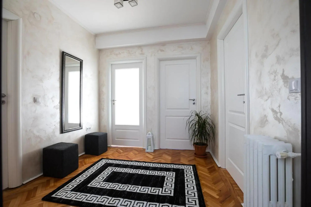 White Spacious Apartment