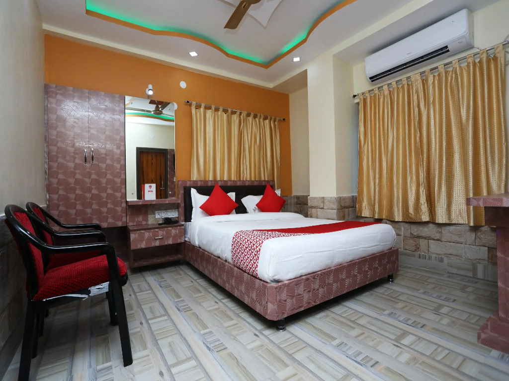 OYO Flagship 15738 Hotel Ag Star