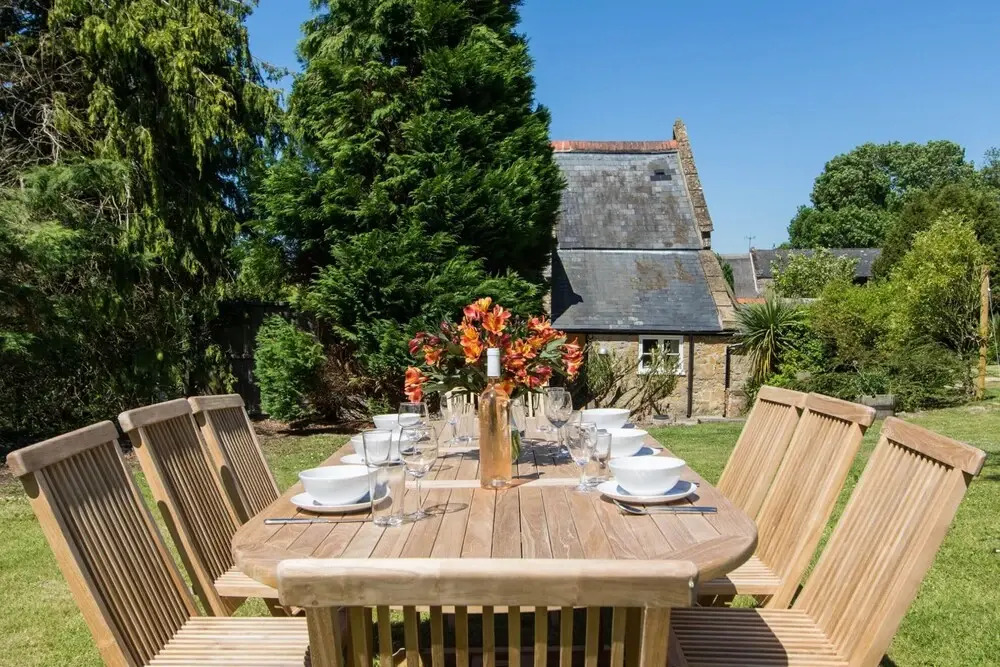 Atherstone Farmhouse & Cottage