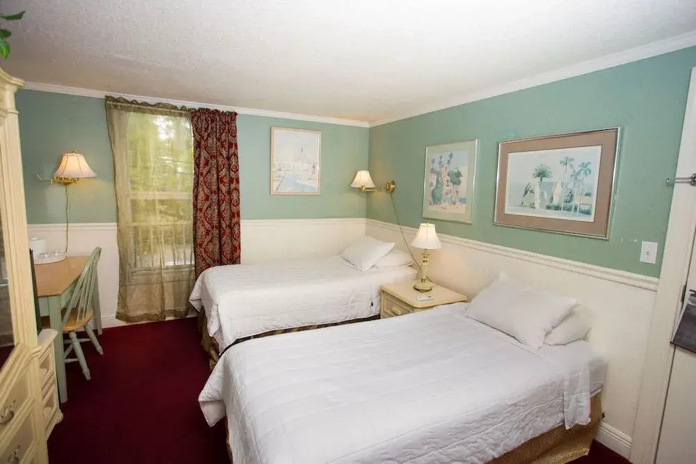 The Hotel Redland