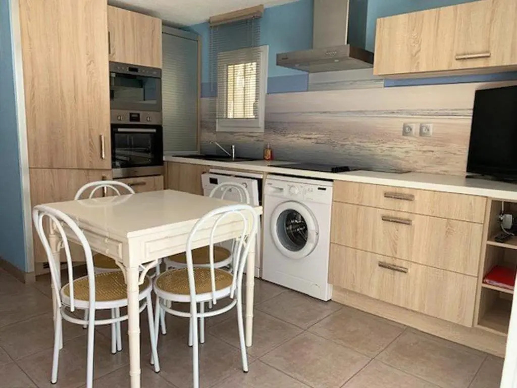 Villa climatisée pour 6 avec piscine et parking proche plage - FR-1-607-42
