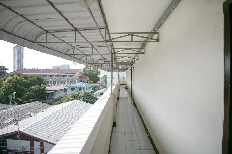 OYO 525 MRT Phetkasem 48 -1 Place