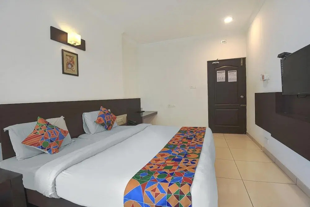 Fabhotel The Grand