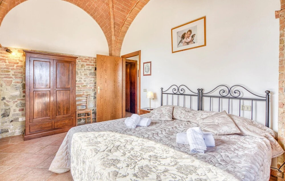 6 Bedroom Nice Home In Montaione