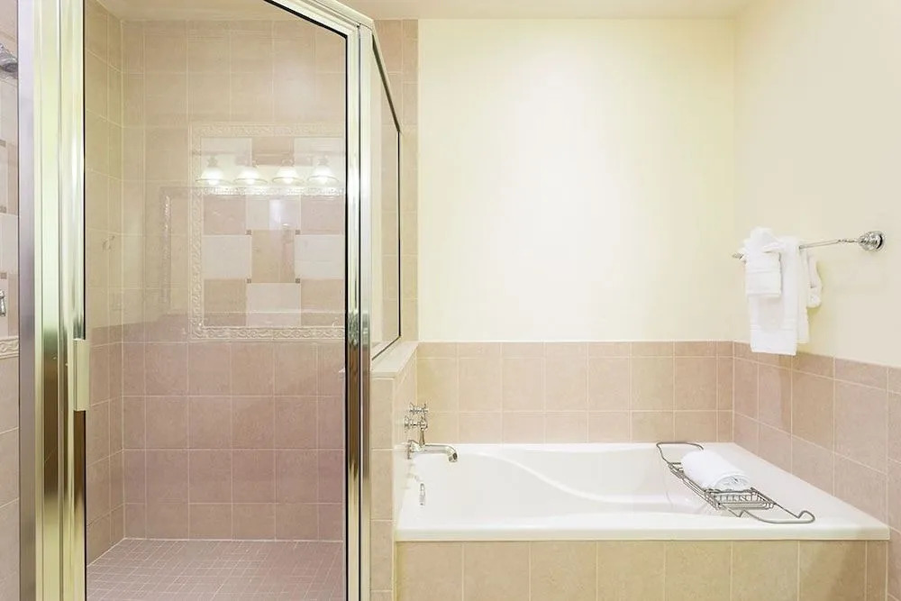 Cabana Court Paradise 3 Bed 3 Br condo by RedAwning