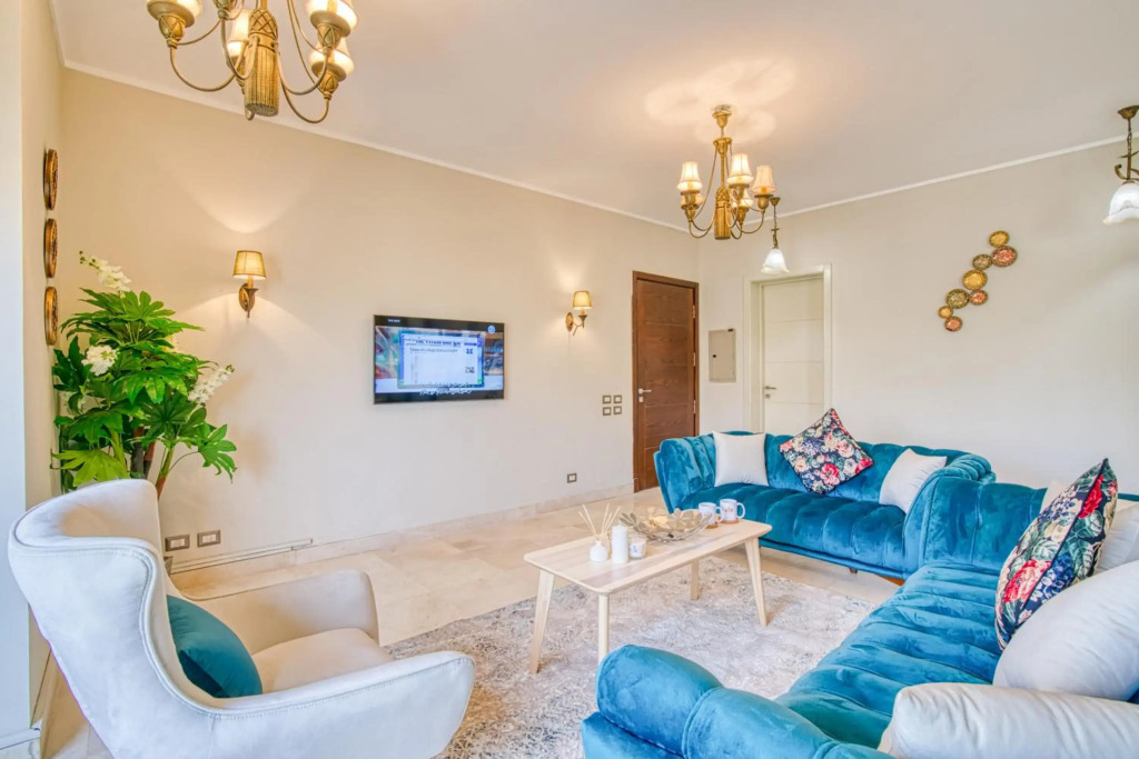 Luxurious 1 BR Apartment near Point 90 Mall✯