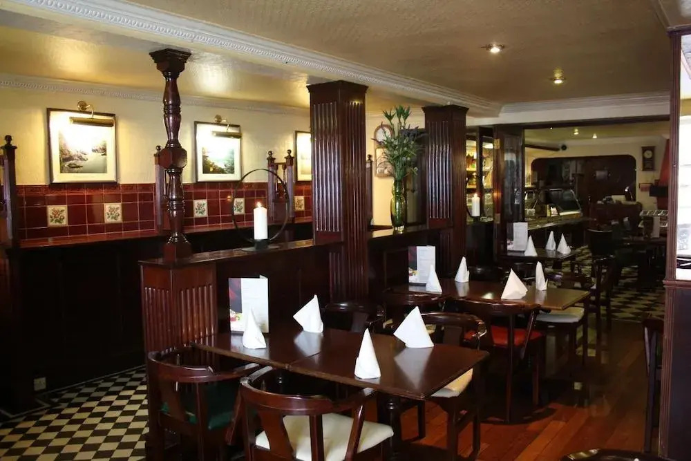 OSheas Hotel