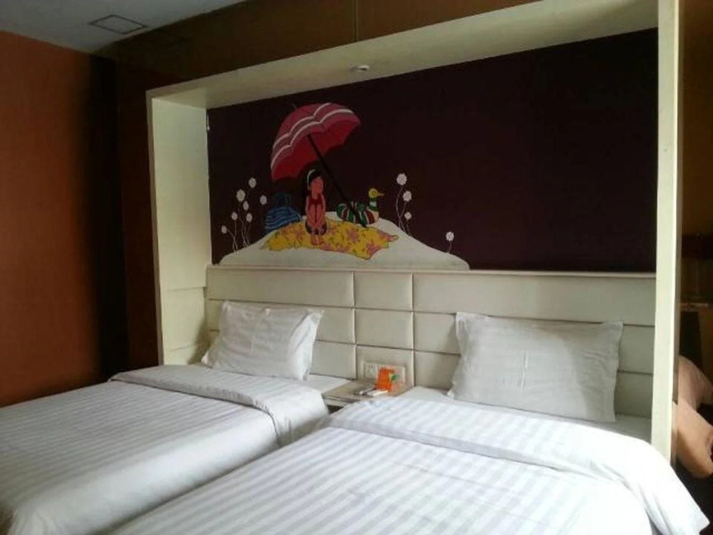 7Days Inn Shanghai Baoshan Road Metro Station