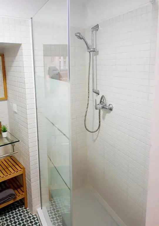 * 5 Star Apartment in Historic District * walk 2 Alfama!