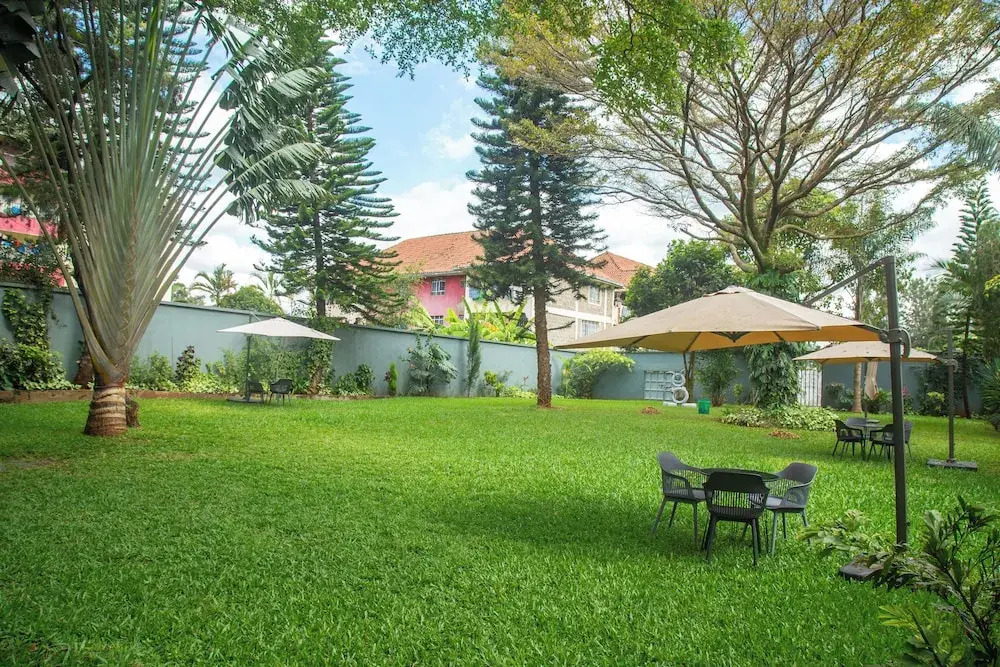 Whispering Palms Gardens, Hotel and Suites