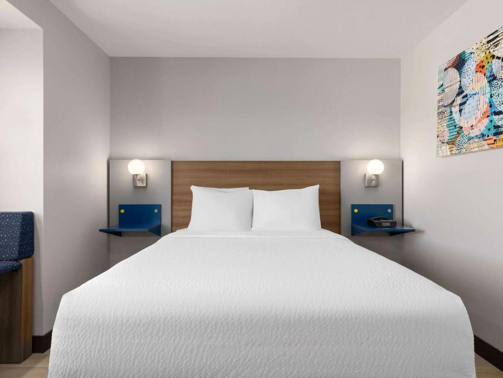 Microtel Inn & Suites by Wyndham Tracy
