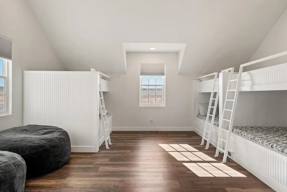 Zion's Haven #f4 4 Bedroom Townhouse
