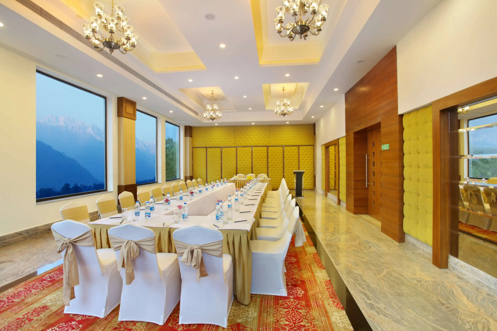 RS Sarovar Portico