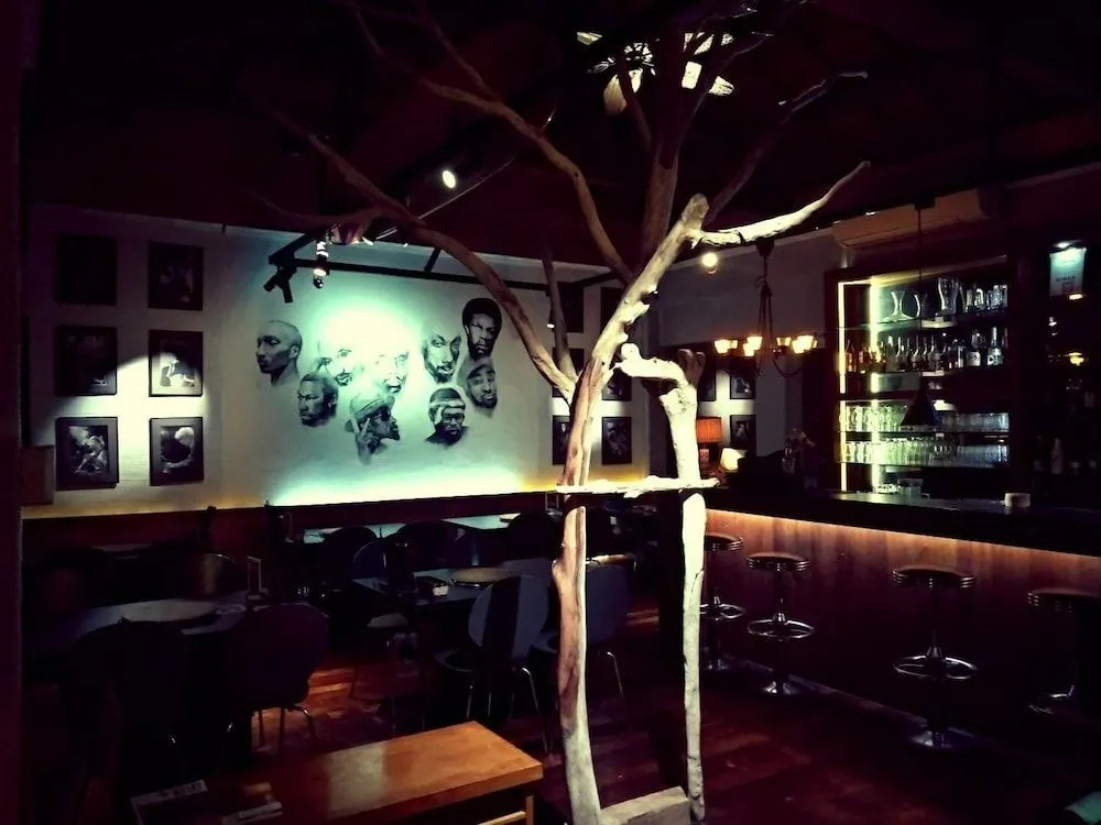 Peter's Cafe & Hostel