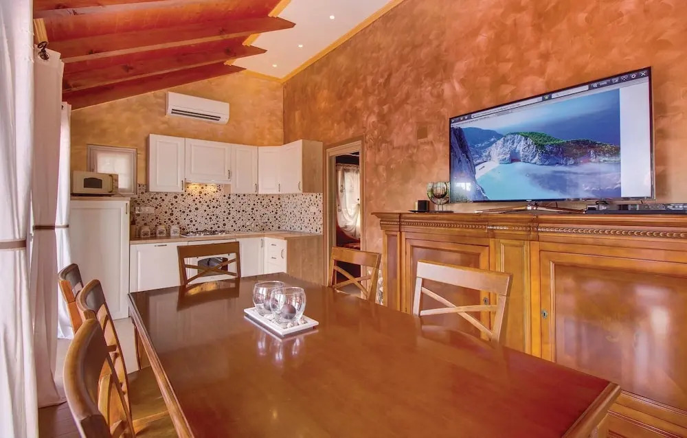 Awesome Home in Nerezine With Wifi and 3 Bedrooms