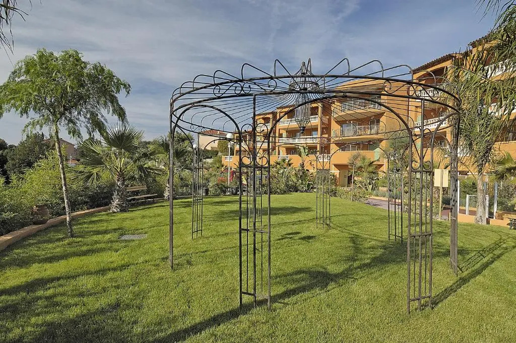 Appart Hotel Lou Castelet