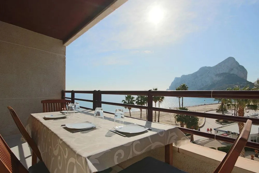 Exclusive & Cosy Frontline - Amazing Sea Views