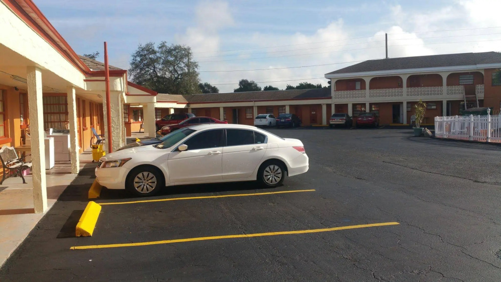 Travelers Inn - Clearwater