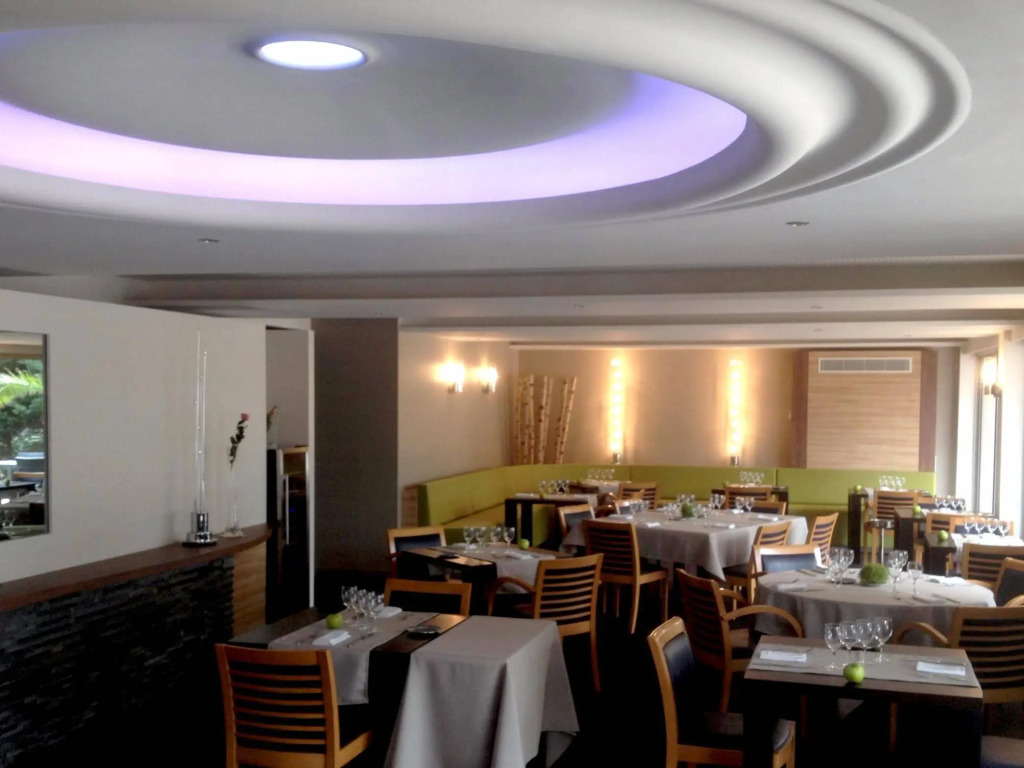 Hotel Logis Lacotel
