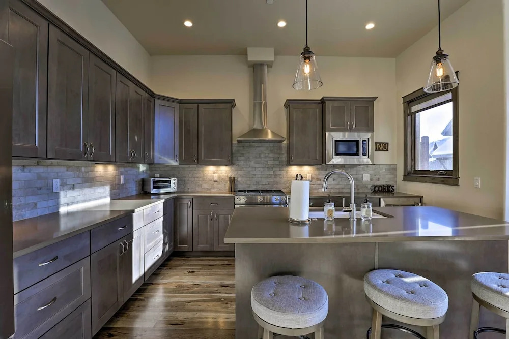 Ideally Located Winter Park Townhouse w/ Hot Tub!