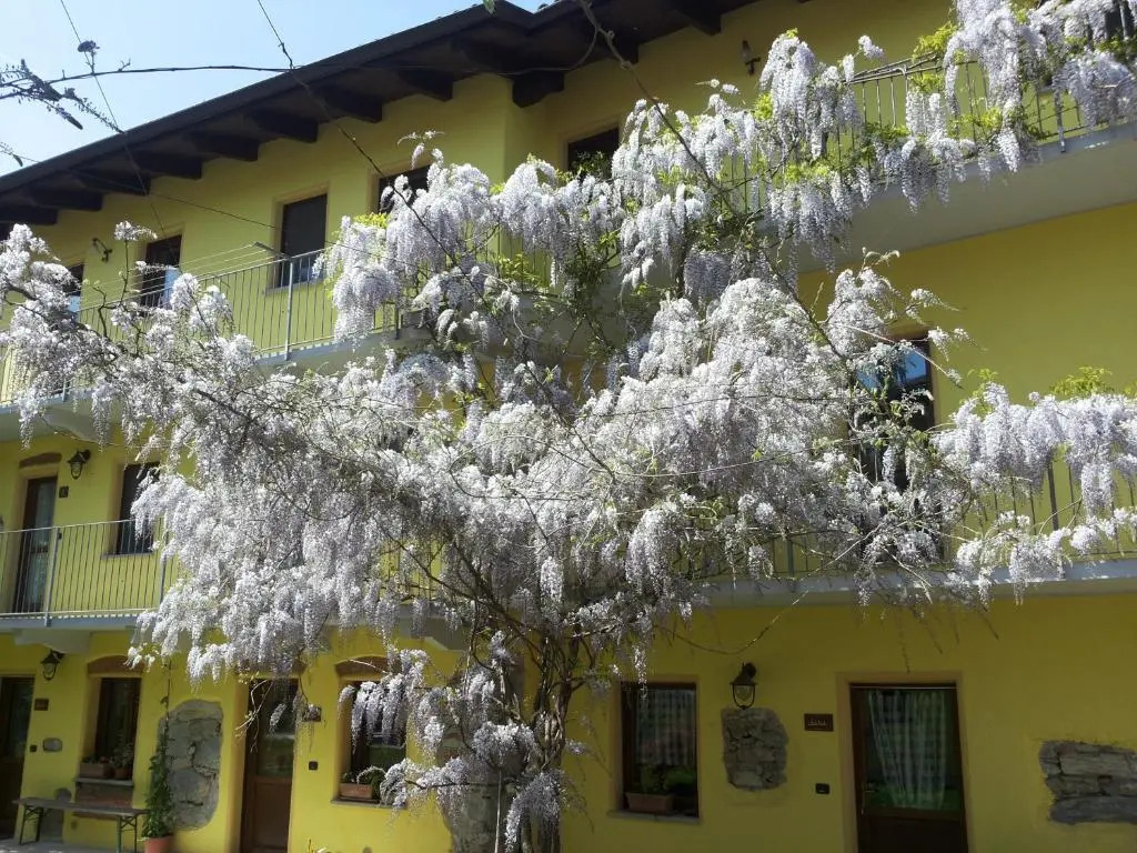 Agriturismo Tra Serra E Lago
