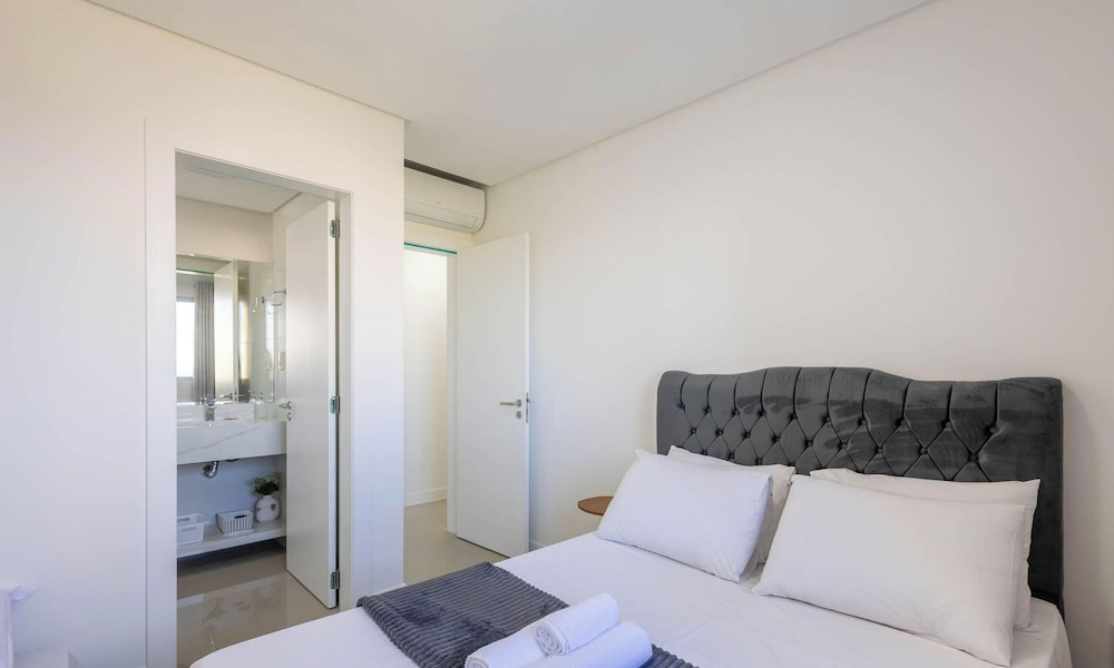 Apartments 400m From the Beach in Itapema - Cara