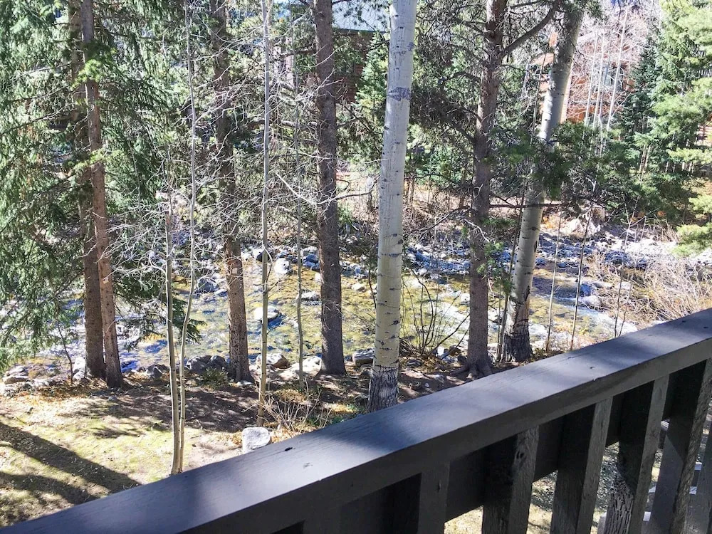 Creekside Townhouse #300 - 3 Br townhouse by RedAwning