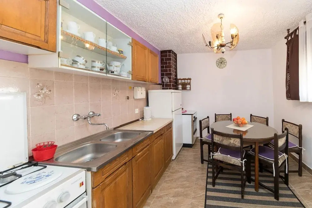 Apartment Eni