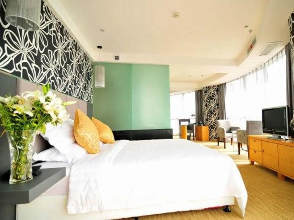 Wuhan Zhuo Yue Holiday Hotel