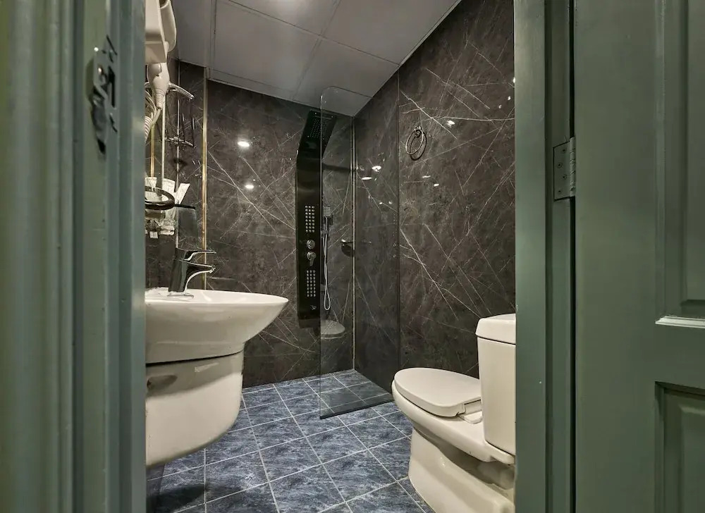 The Passion Lux Airport Hotel Apartment