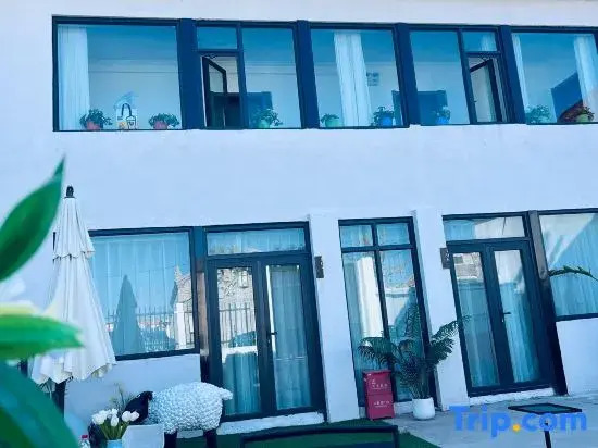 Yixi Xiaoju · Starry Sky Courtyard · Light Luxury Sojourn Guesthouse (Tekes Bagua City Branch)