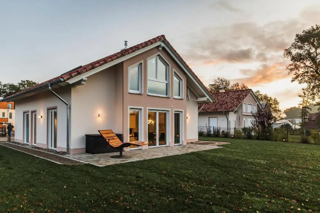 Traumhaftes Ferienhaus mit eigenem Seezugang sowie Sauna und Kamin